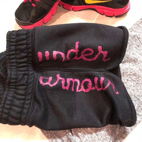 Under Armour Black Shorts size XS - Picture 3 of 5